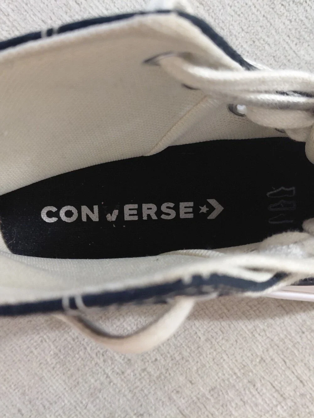 Converse Run Star Hike High Top Sneakers in Navy Blue & White Size
